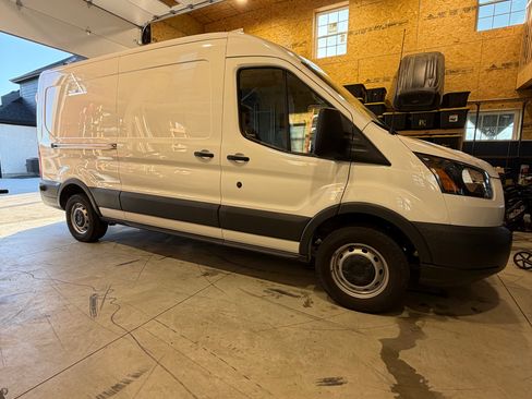 Used 2018 Ford Transit 150 148 Medium Roof image 5