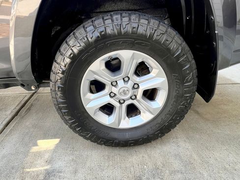 Used 2015 Toyota 4Runner SR5 image 6