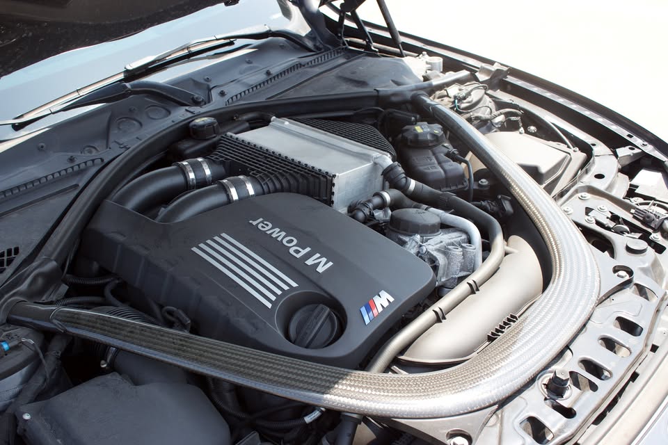 Used 2015 BMW M4 Convertible RWD image 14