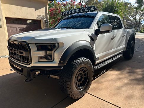 Used 2019 Ford F150 Raptor w/ Equipment Group 802A Luxury AWD/4WD image 1