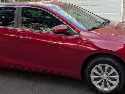 Used 2016 Toyota Camry LE FWD image 4