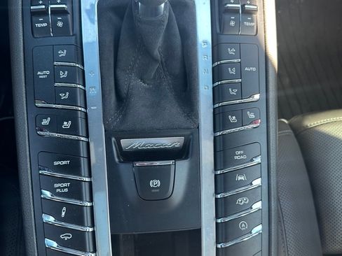 Used 2018 Porsche Macan GTS image 10