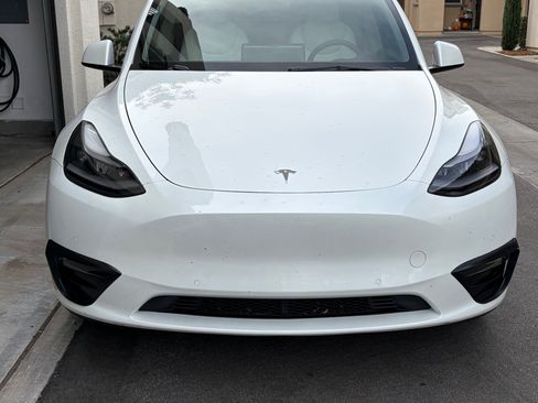 Used 2022 Tesla Model Y Performance image 2