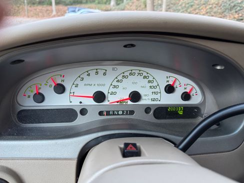 Used 2005 Ford Explorer Sport Trac XLT image 6