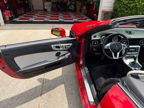 Used 2014 Mercedes-Benz SLK 250 image 5
