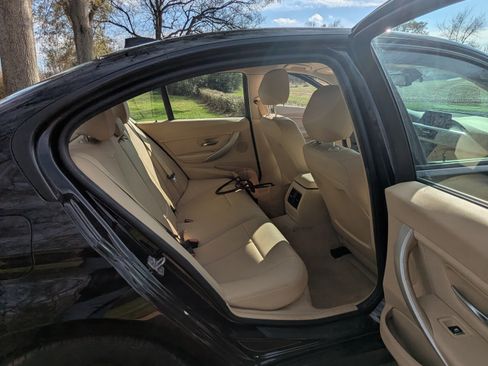 Used 2016 BMW 320i Sedan RWD image 16