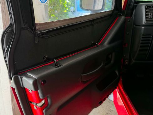Used 2003 Jeep Wrangler X AWD/4WD image 2