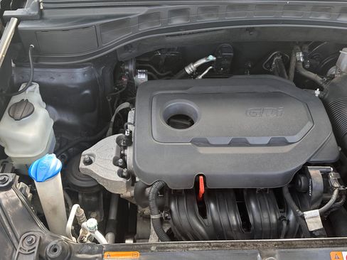 Used 2017 Hyundai Santa Fe Sport image 19