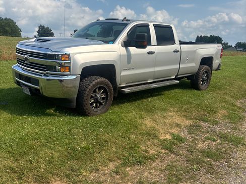 Used 2017 Chevrolet Silverado 3500 W/T w/ WT Convenience Package AWD/4WD image 1