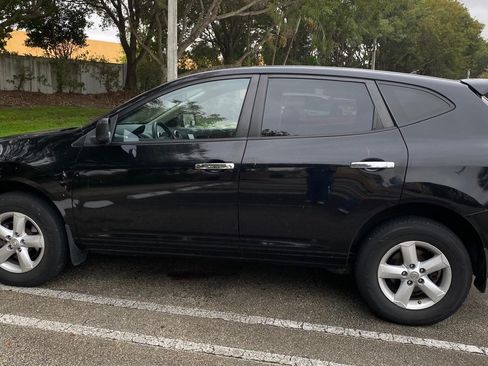 Used 2010 Nissan Rogue S w/ 360 Degree Value Pkg image 2