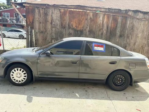 Used 2005 Nissan Altima 2.5 S FWD image 1