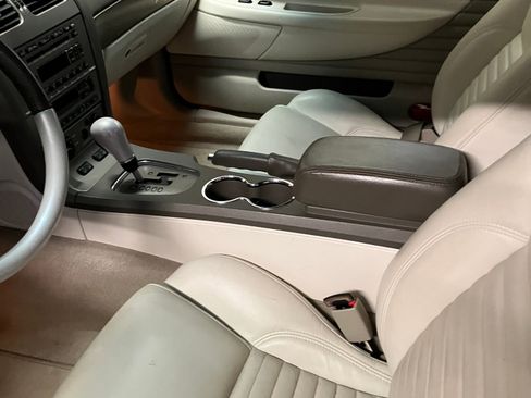Used 2005 Ford Thunderbird 50th Anniversary image 11