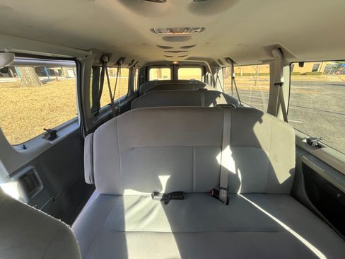 Used 2013 Ford E-350 and Econoline 350 XLT image 14