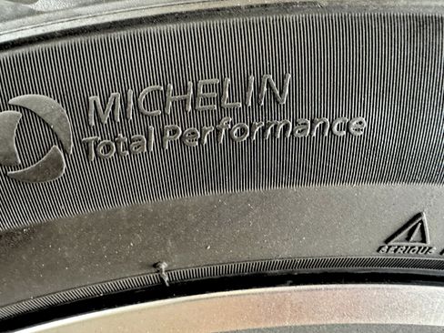 Used 2019 GMC Yukon XL SLT image 13