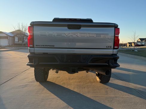 Used 2025 Chevrolet Silverado 3500 LTZ w/ LTZ Plus Package image 6