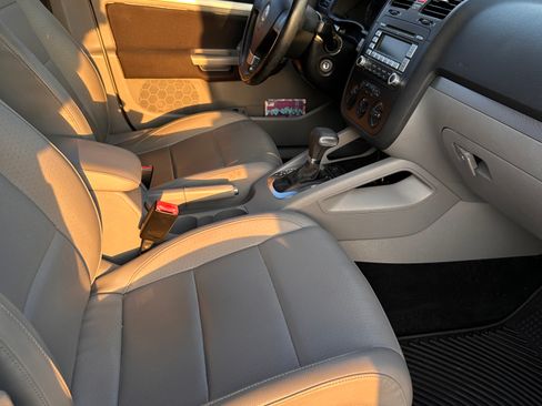 Used 2009 Volkswagen Jetta SE image 14