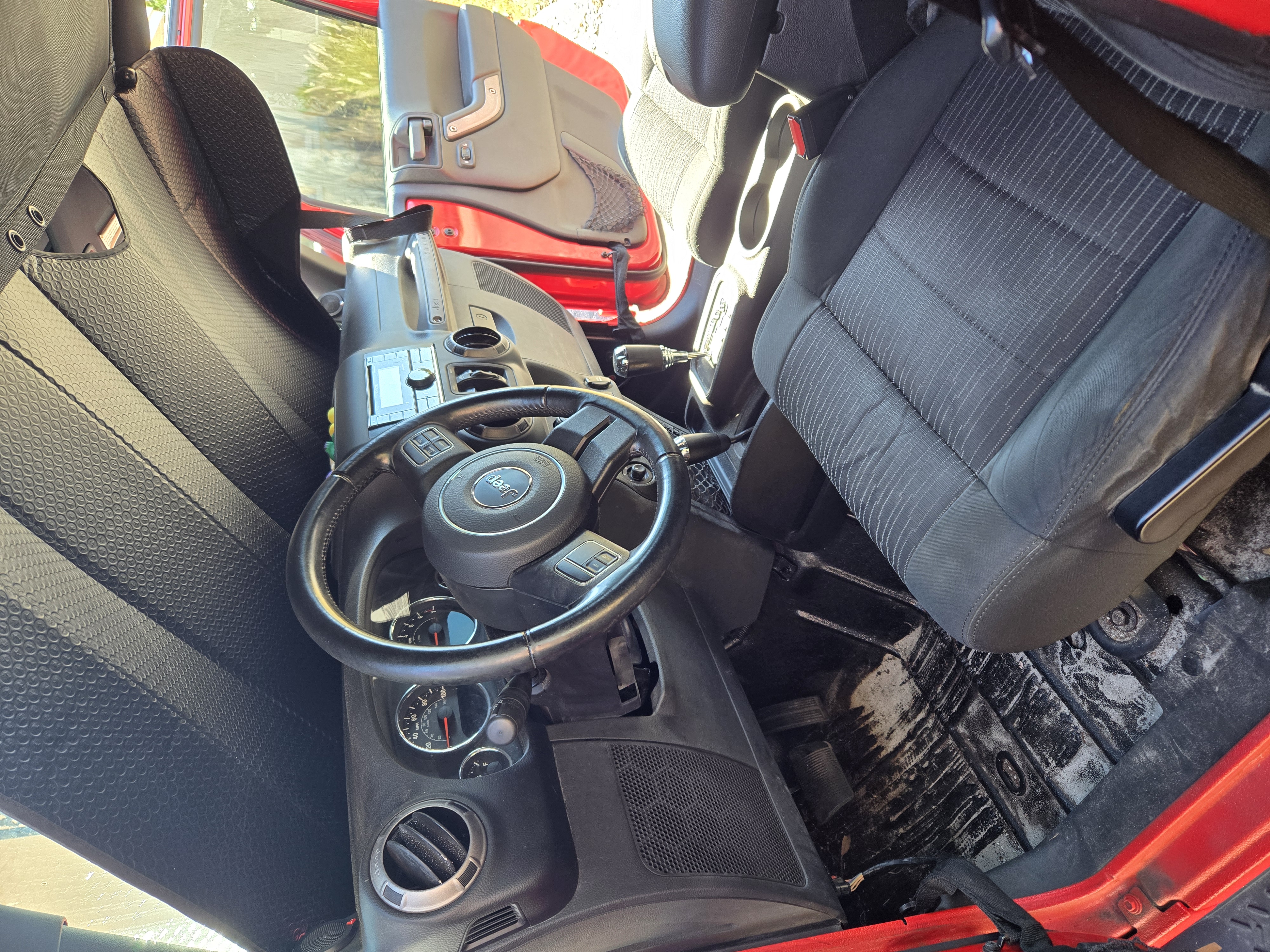 Used 2012 Jeep Wrangler Unlimited Sport AWD/4WD image 6