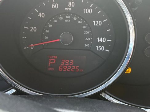 Used 2013 Kia Sorento LX w/ Convenience Pkg image 11