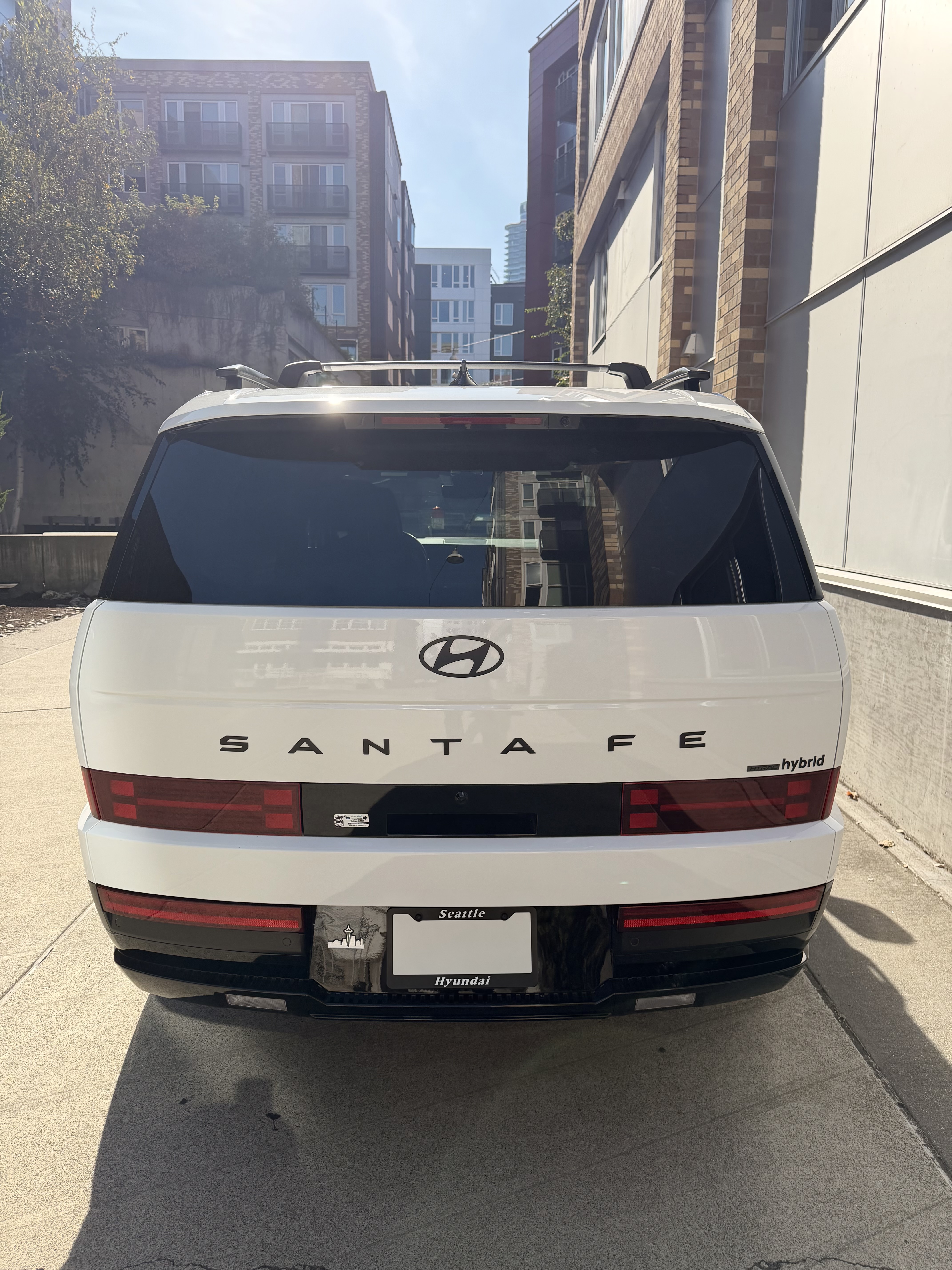 Used 2025 Hyundai Santa Fe Calligraphy AWD/4WD image 2