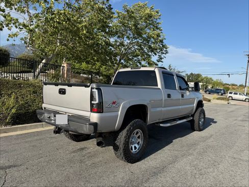 Used 2006 Chevrolet Silverado 2500 LT w/ Heavy-Duty Power Package AWD/4WD image 5