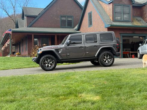 Used 2022 Jeep Wrangler Unlimited Rubicon w/ Steel Bumper Group image 17