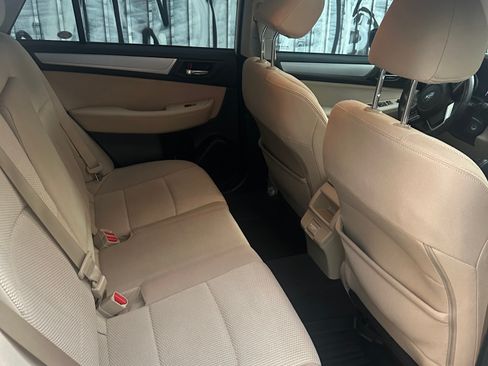 Used 2018 Subaru Outback 2.5i Premium image 6