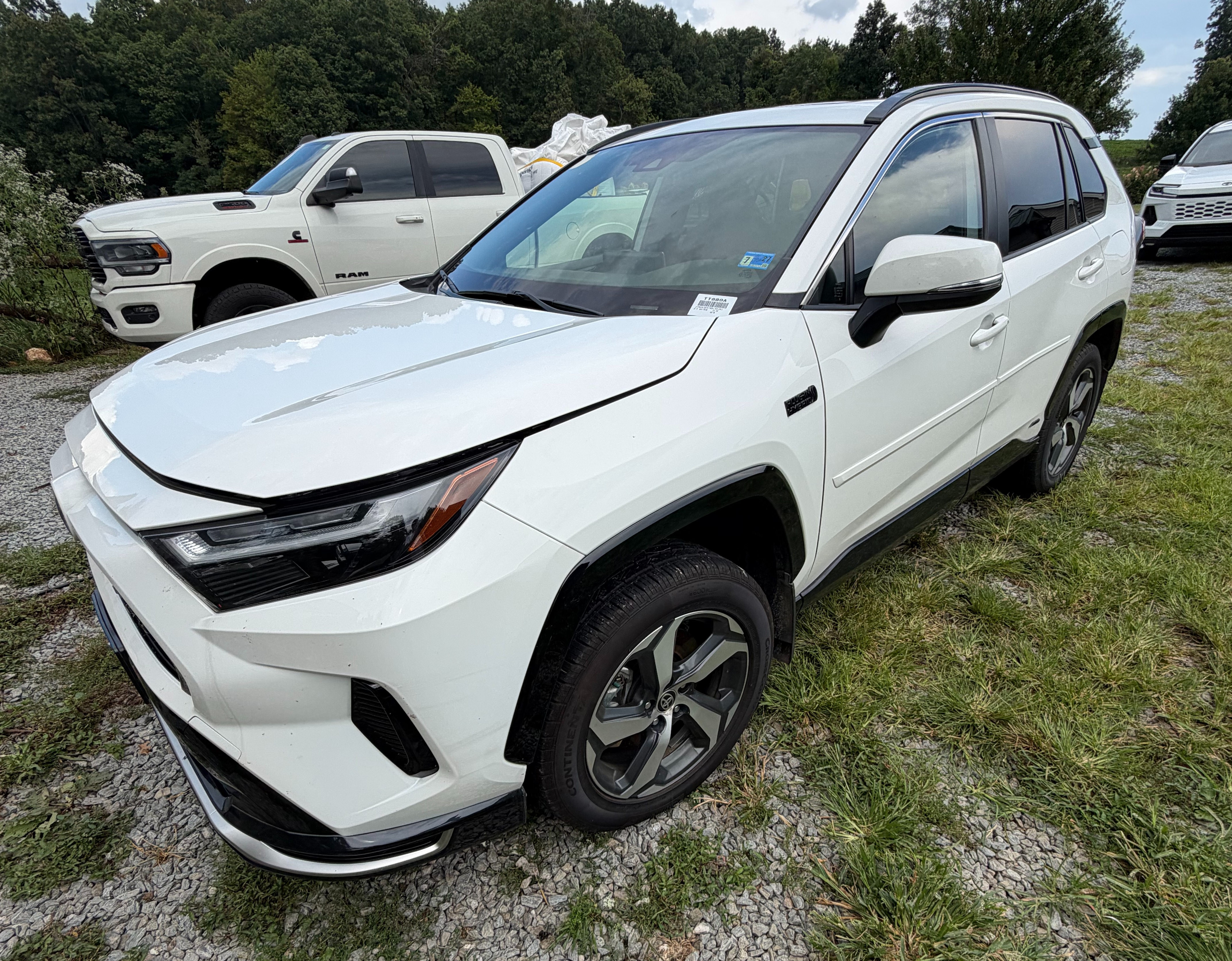 Used 2024 Toyota RAV4 SE w/ Weather & Moonroof Package AWD/4WD image 12
