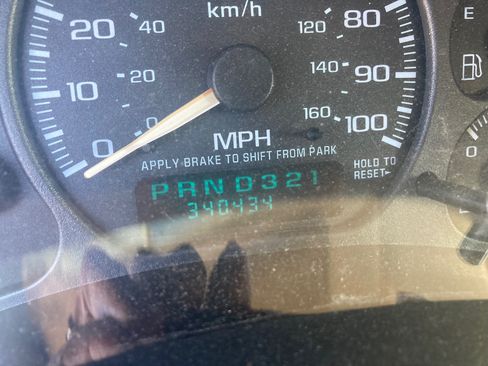 Used 2001 Chevrolet Suburban LT w/ LT Preferred Equipment Group image 10