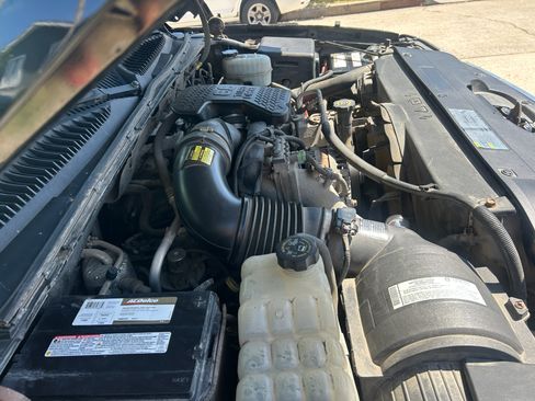 Used 2006 Chevrolet Silverado 2500 LT w/ Heavy-Duty Power Package AWD/4WD image 13