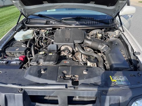 Used 2004 Lincoln Town Car Ultimate image 9