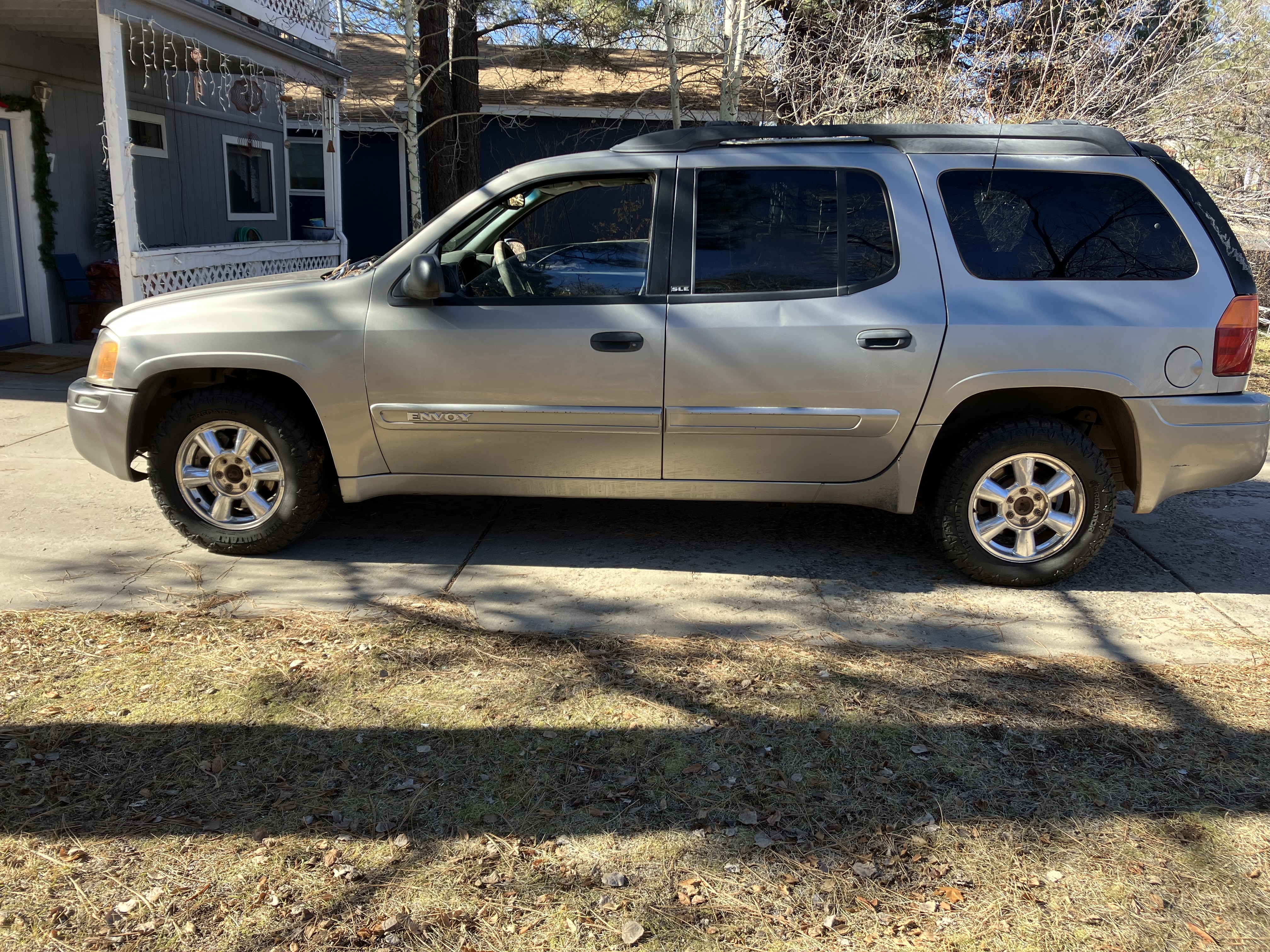 Used 2003 GMC Envoy XL SLE w/ 1SB Preferred Equipment Group AWD/4WD image 2