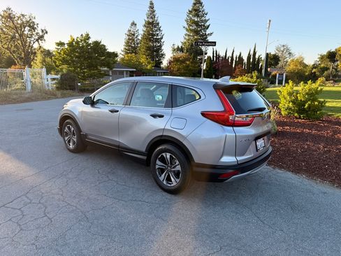 Used 2017 Honda CR-V LX image 4