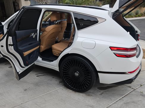 Used 2024 Genesis GV80 3.5T Prestige Signature image 15