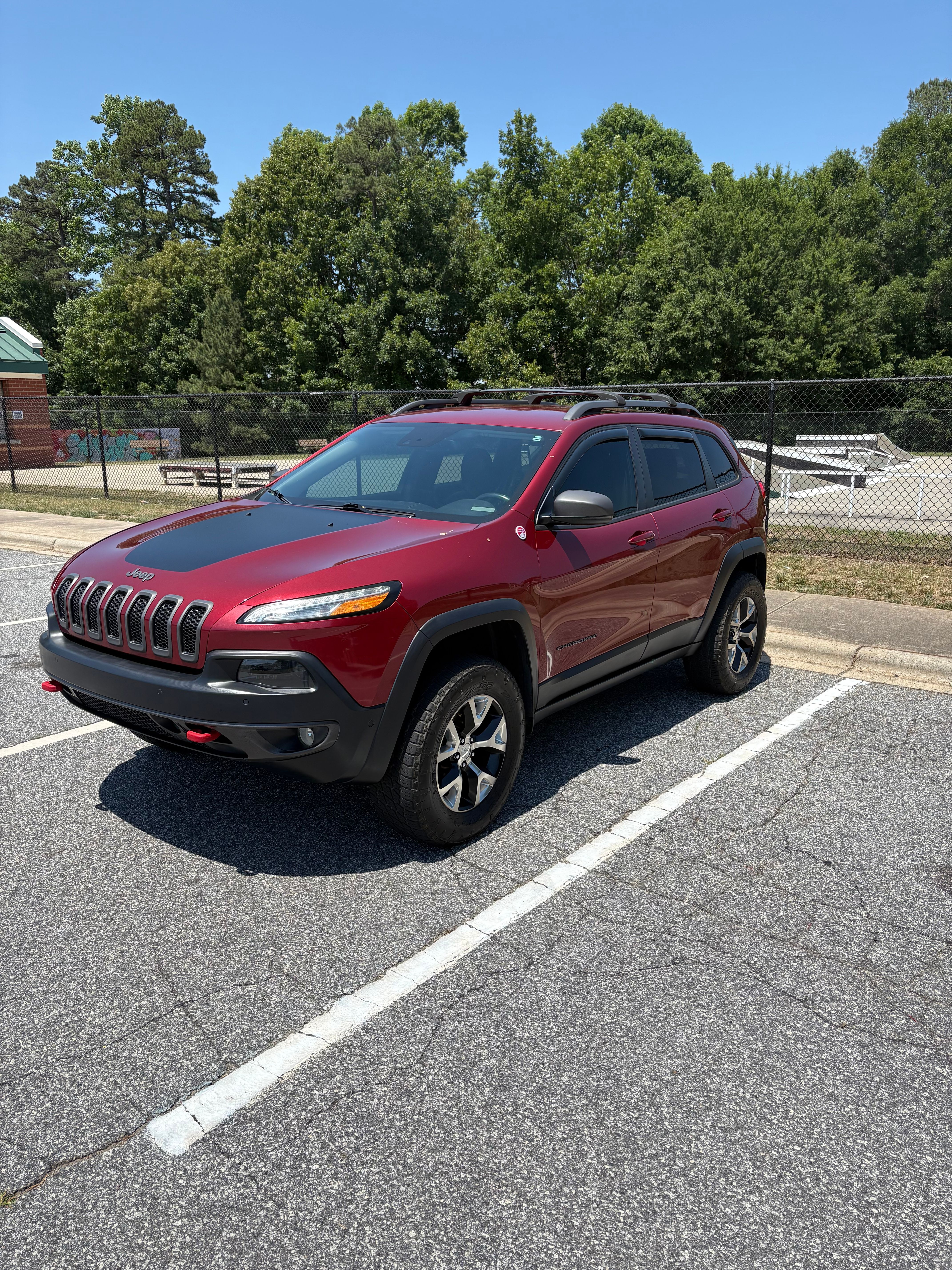 Used 2014 Jeep Cherokee Trailhawk w/ Technology Group AWD/4WD image 1