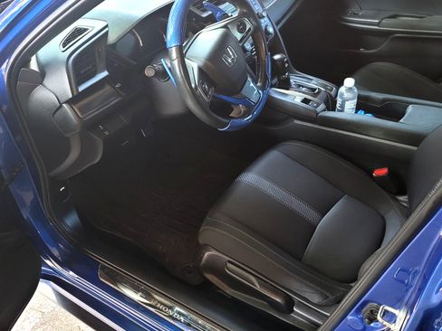 Used 2017 Honda Civic Sport image 9