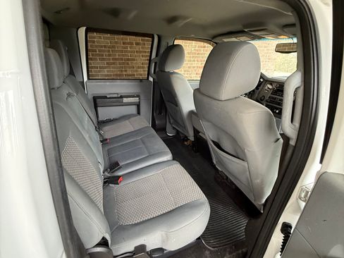 Used 2011 Ford F350 XLT w/ XLT Interior Pkg image 12