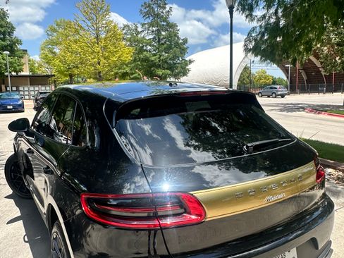 Used 2018 Porsche Macan AWD/4WD image 17