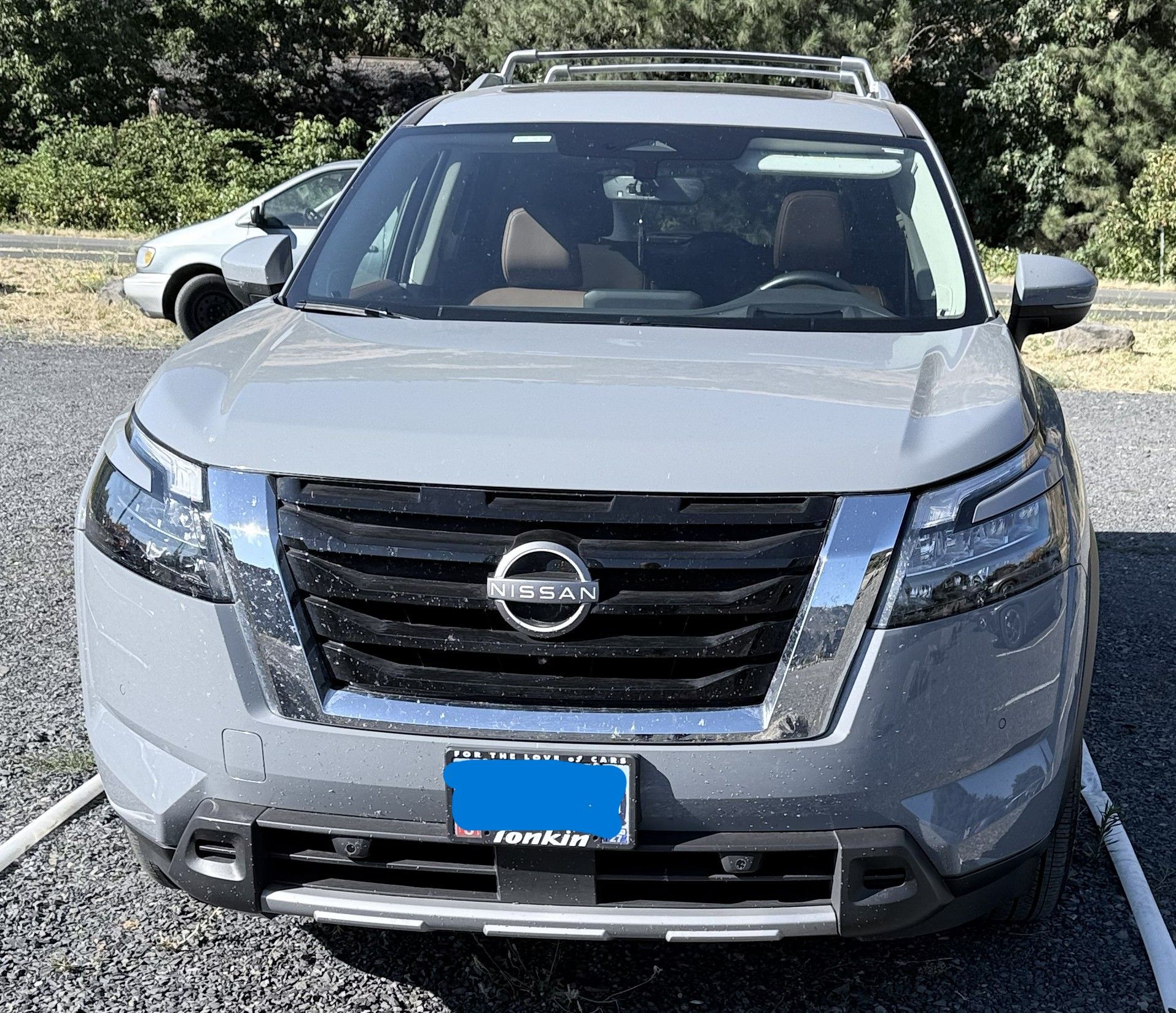 Used 2025 Nissan Pathfinder Platinum AWD/4WD image 2