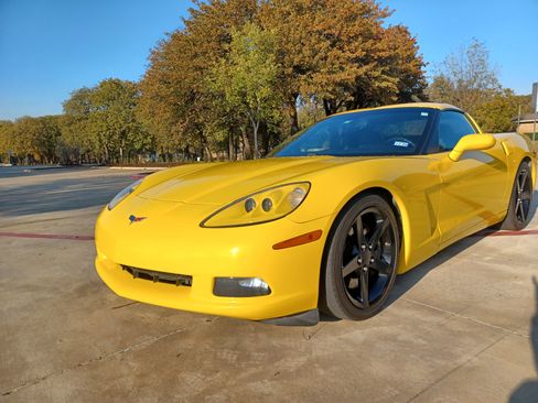 Used 2007 Chevrolet Corvette Coupe w/ Performance Package image 11