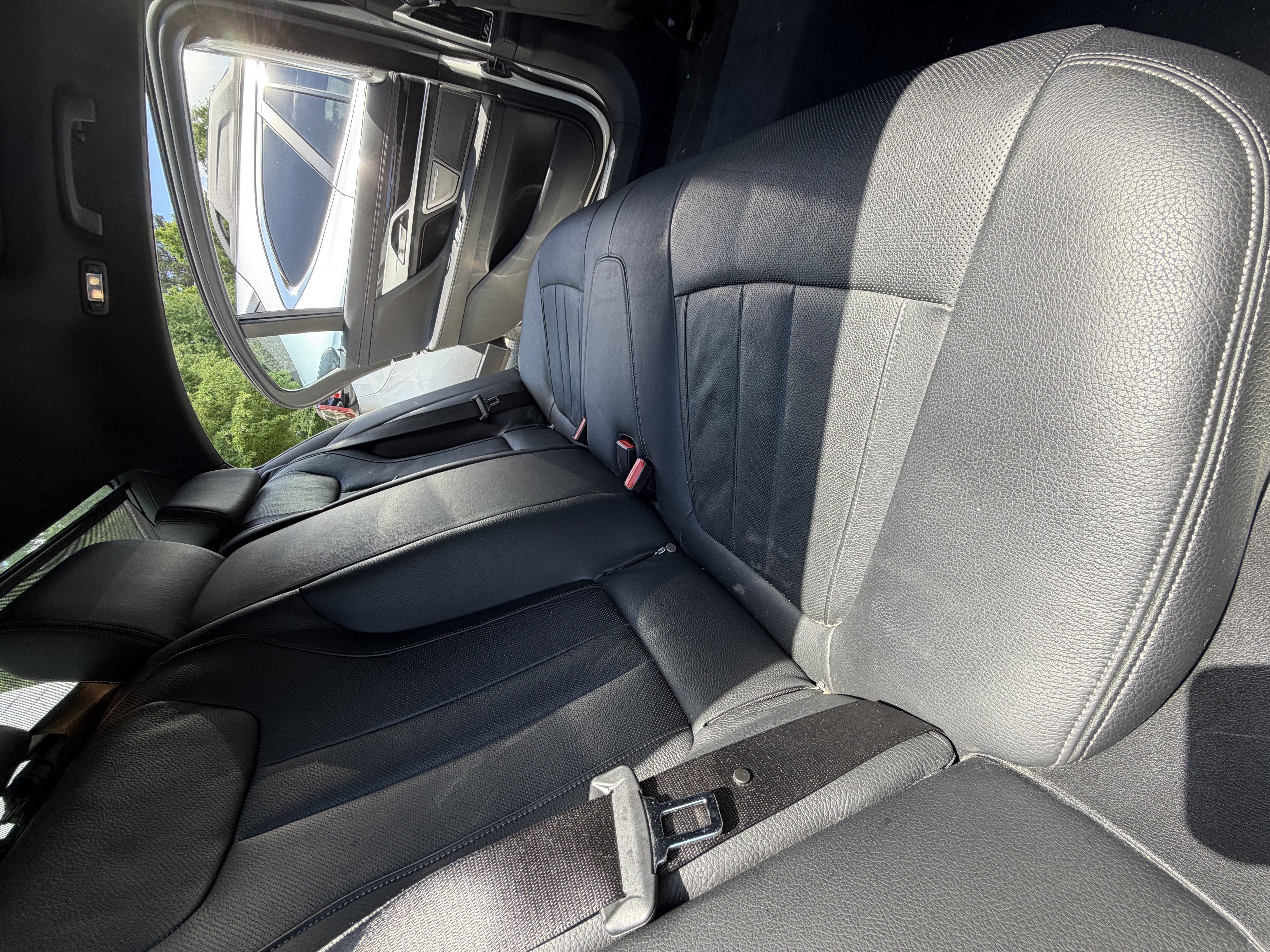 Used 2019 BMW 740i w/ Executive Package RWD image 13