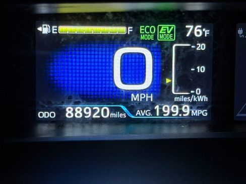 Used 2017 Toyota Prius Prime Advanced FWD image 13