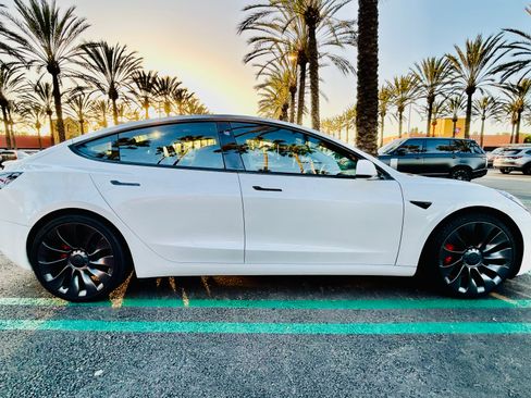 Used 2021 Tesla Model 3 Performance image 2
