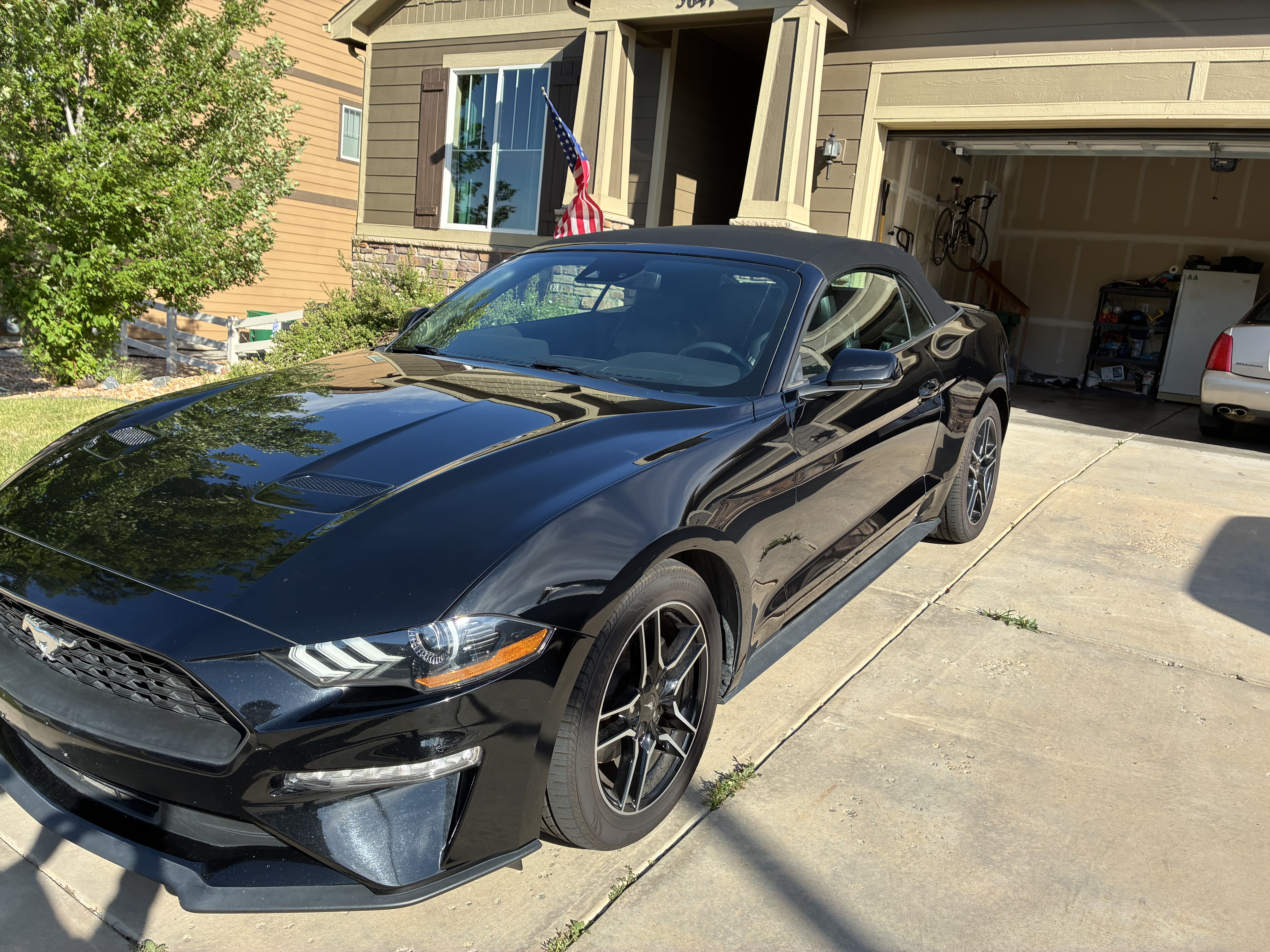 Used 2023 Ford Mustang Premium RWD image 1