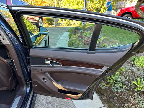 Used 2010 Porsche Panamera 4S image 20