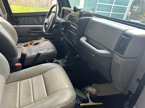 Used 1997 Jeep Wrangler SE AWD/4WD image 6
