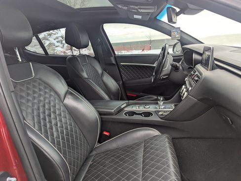 Used 2019 Genesis G70 2.0T Advanced w/ Sport Package image 9