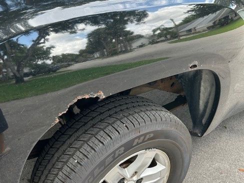 Used 2007 GMC Sierra 1500 SLE w/ Z71 Off-Road Package image 19