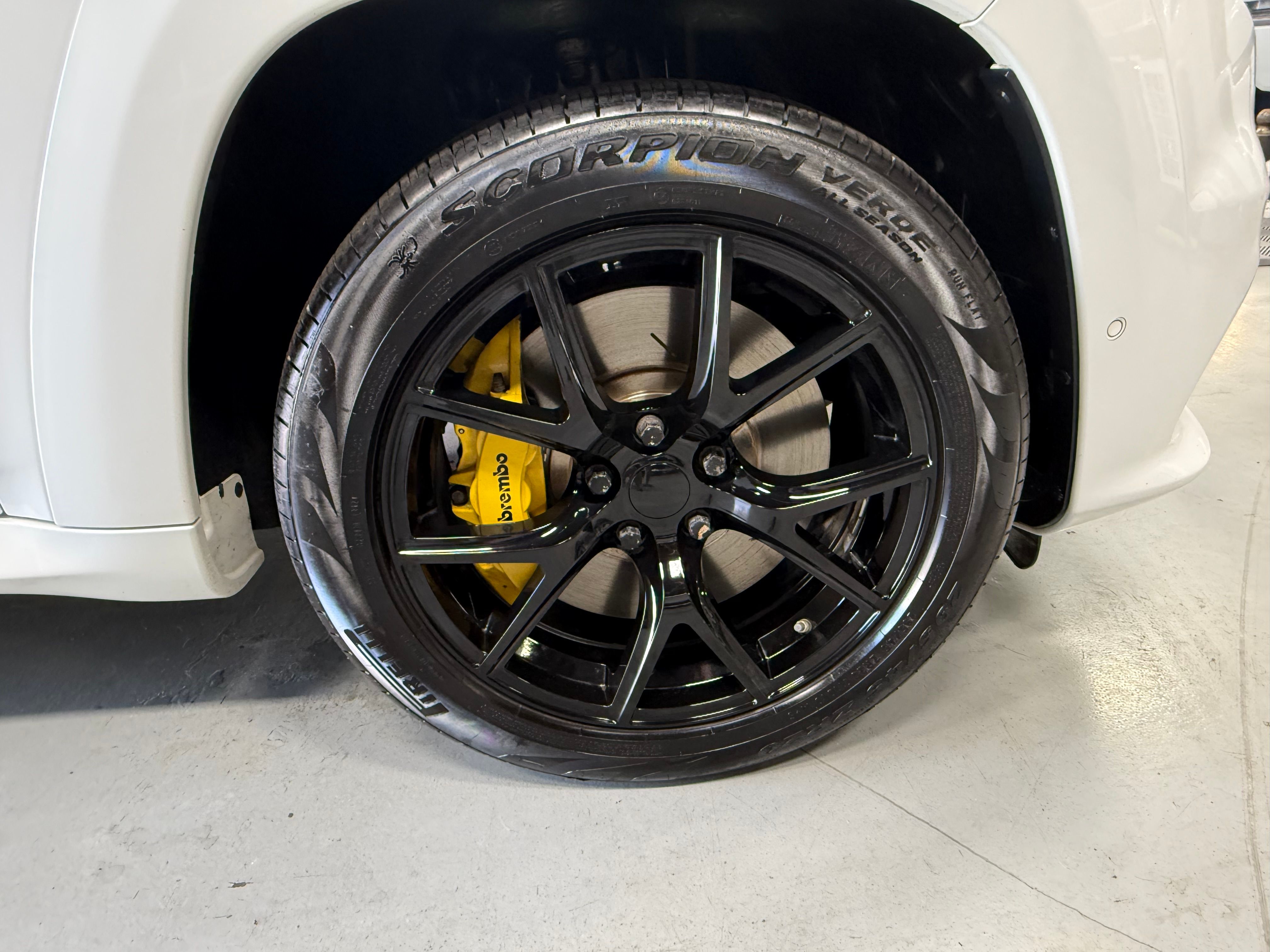 Used 2020 Jeep Grand Cherokee Trackhawk AWD/4WD image 14