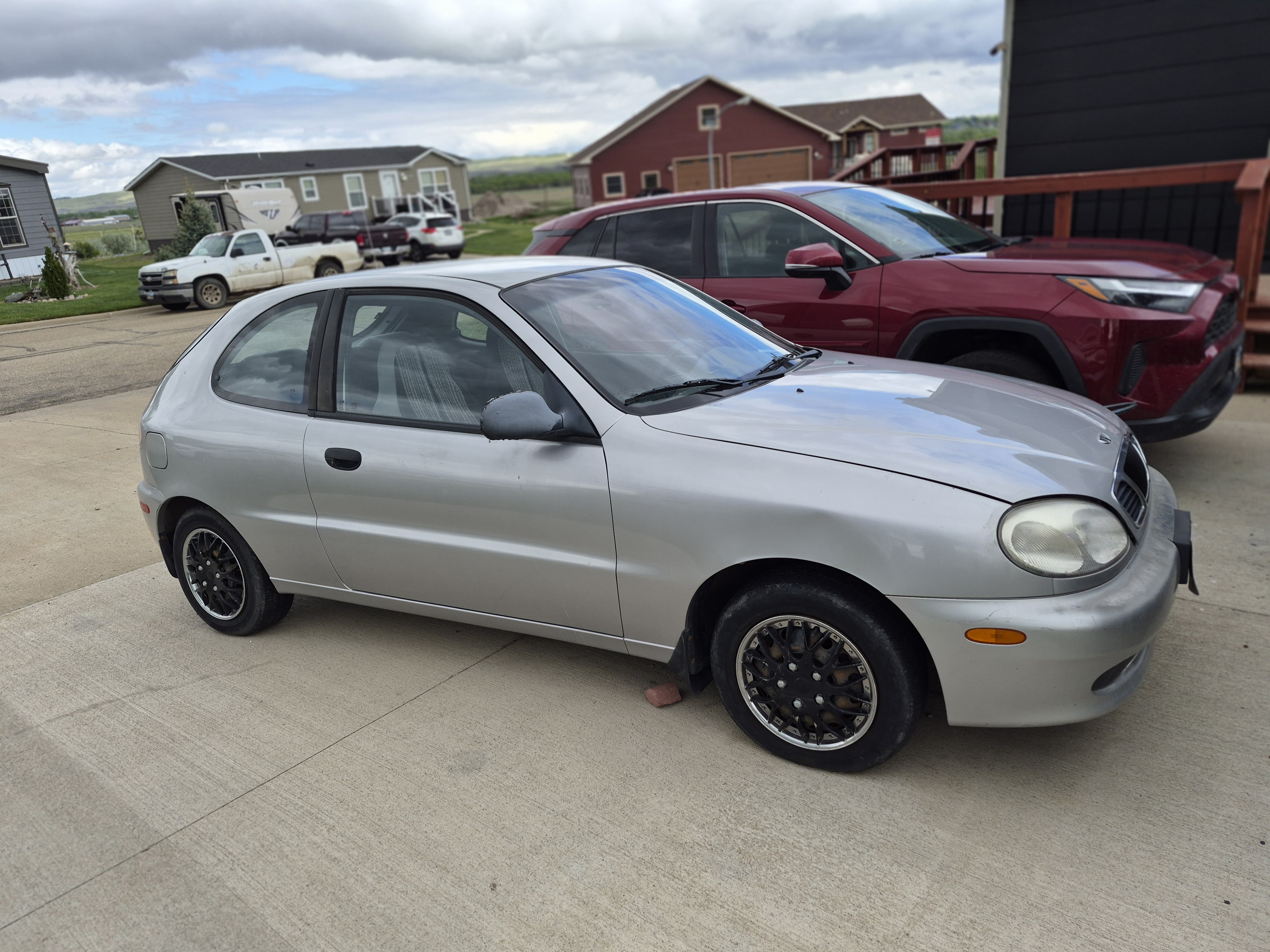 Used 2002 Daewoo Lanos S FWD image 1