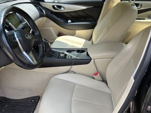 Used 2020 INFINITI Q50 Luxe w/ All Weather Package AWD/4WD image 5
